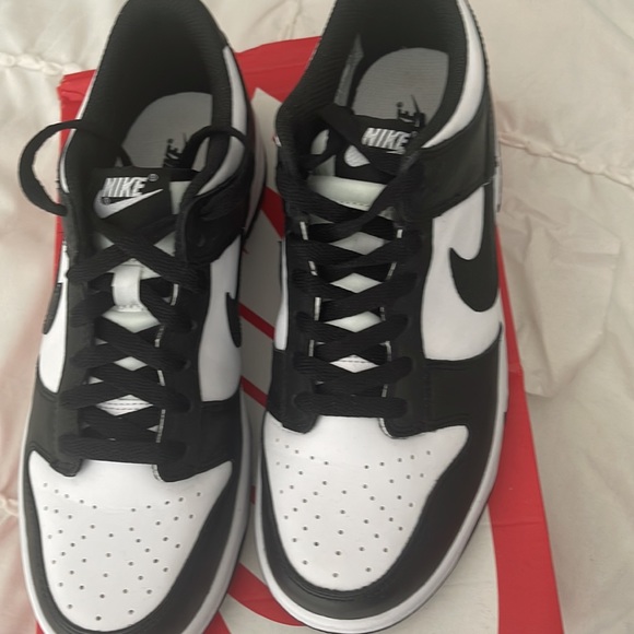 Nike Dunk Low Panda - Picture 2 of 5